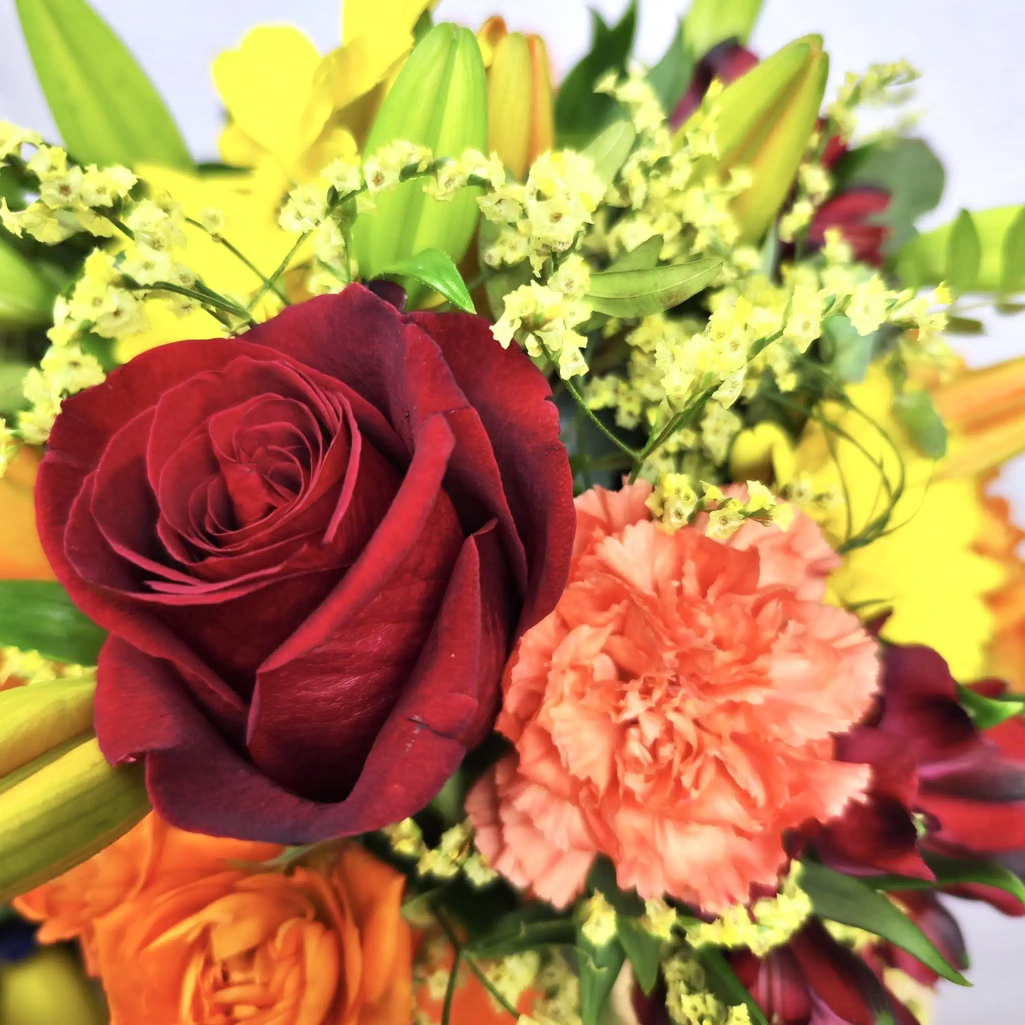 Ramo de Flores Golden - Imagen 3